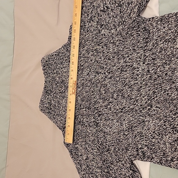 JONES NEW YORK SIGNATURE Size Small Gray Back & White Knit Zippered Sweater - Picture 12 of 16